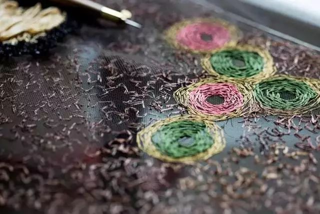 什么是高級刺繡定制？
